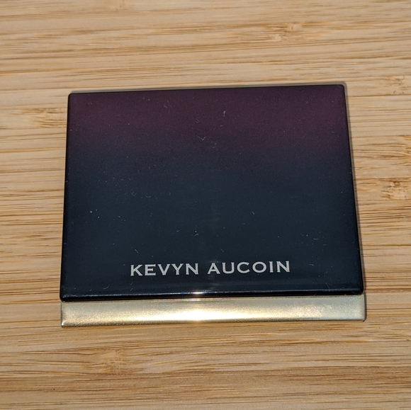 Kevyn Aucoin Contour Powder - Deep - Picture 2 of 2
